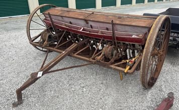 Main image John Deere Van Brunt